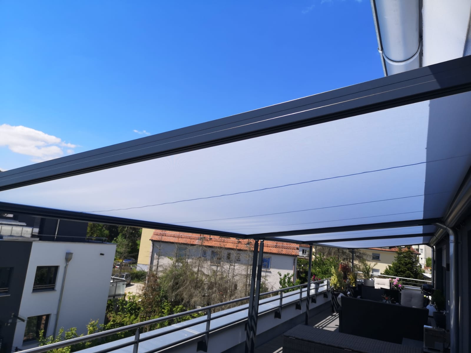Read more about the article Pergola – Markise in Früth montiert